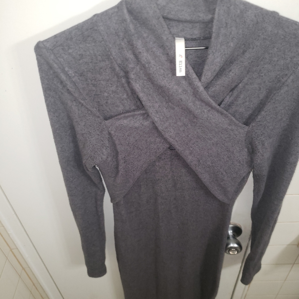 Dress - Picture 3 of 3